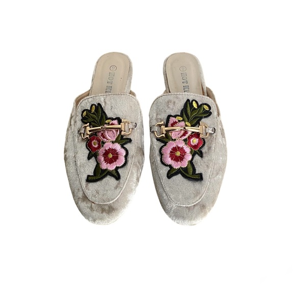 Hot Kiss Lexi Embroidered Velvet Horsebit Floral Mules - Picture 1 of 6